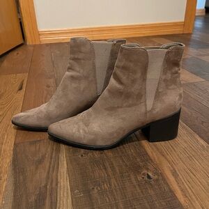 Women's brown boots size 10